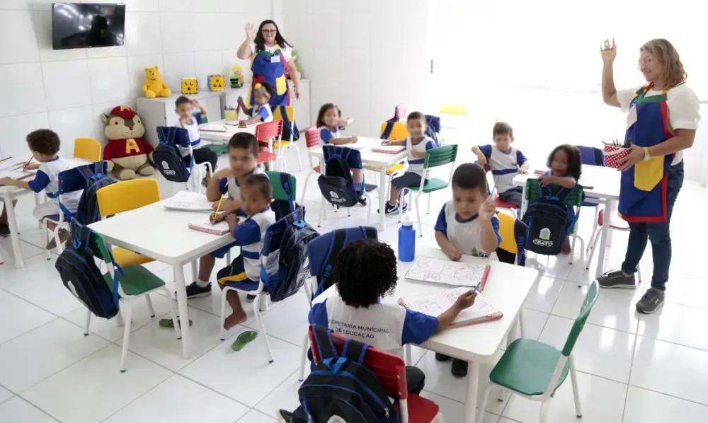 Escolas têm até o dia 31 de outubro para selecionar livros da Educação Infantil para o triênio 2026-2029
